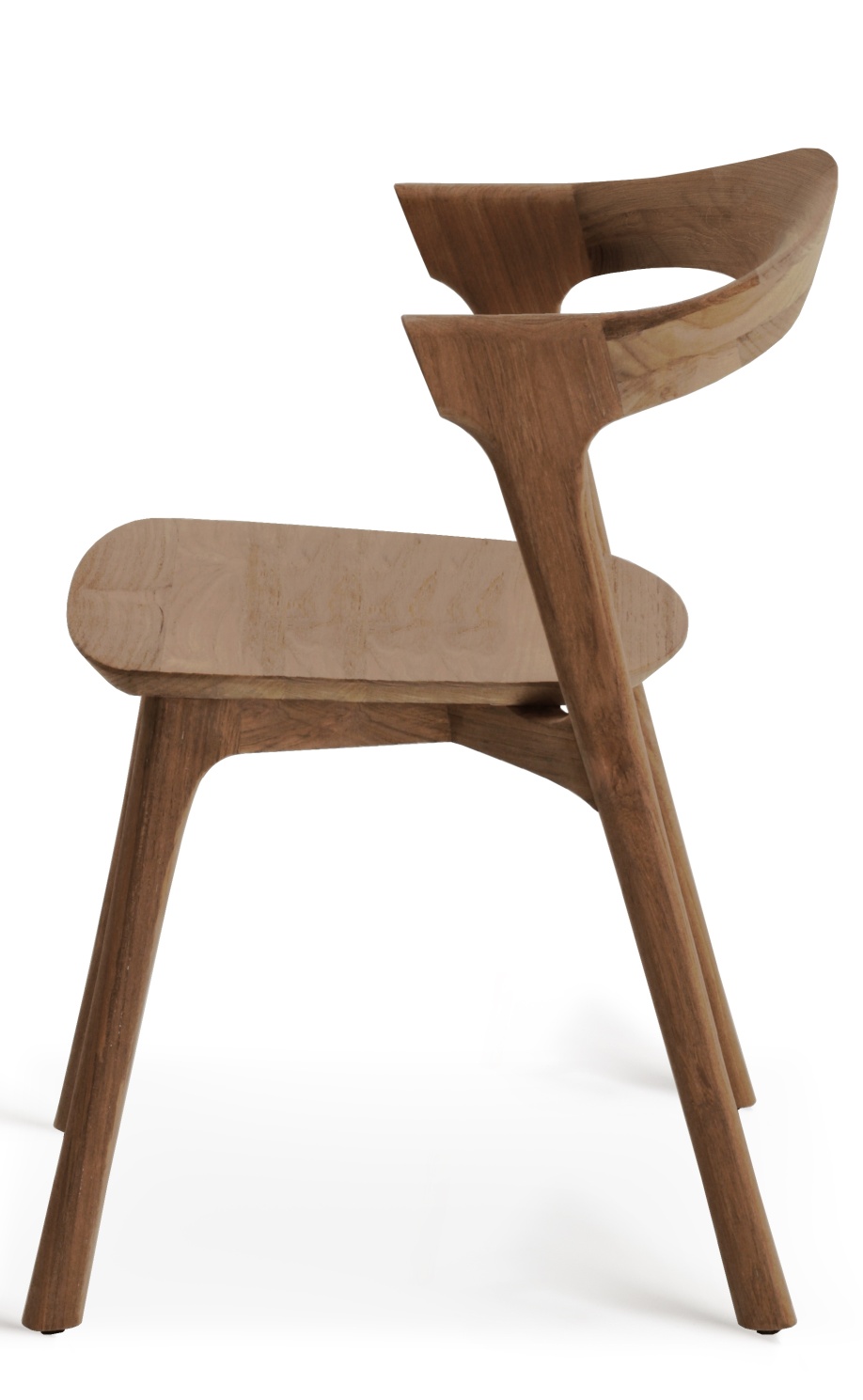 Bok Teak Stuhl von Ethnicraft, seitliche Ansicht. Holzstuhl mit Armlehne, minimalistisches Design.