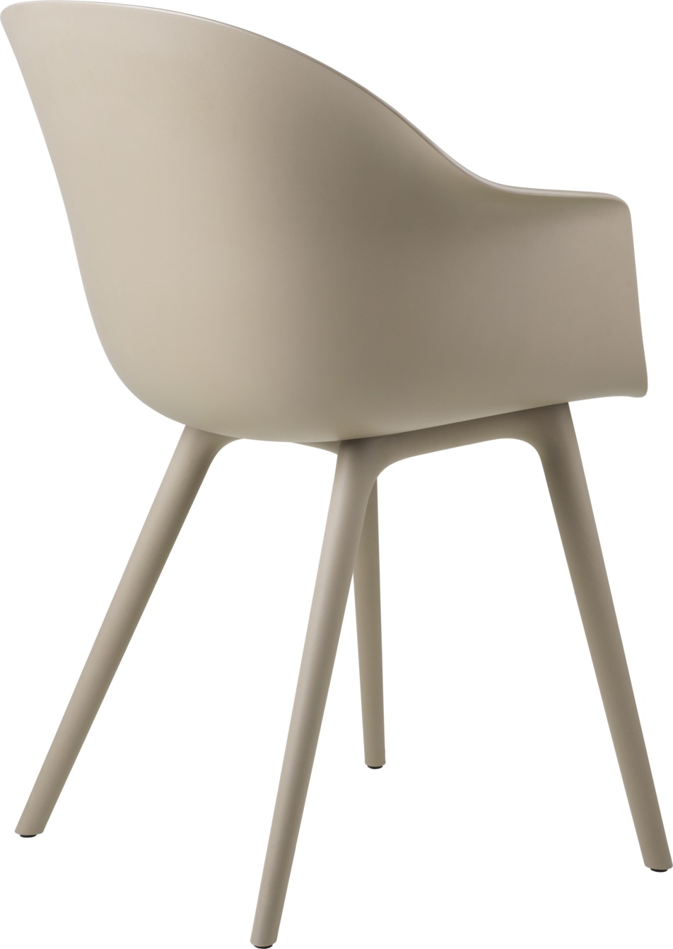 Beige Bat Chair von Gubi, ein moderner Esszimmerstuhl für den Outdoor-Bereich, Rückansicht.