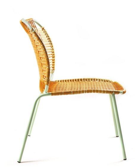 Cielo Lounge Chair von ames, niedriger Outdoor Stuhl aus Rattan, Seitenansicht.