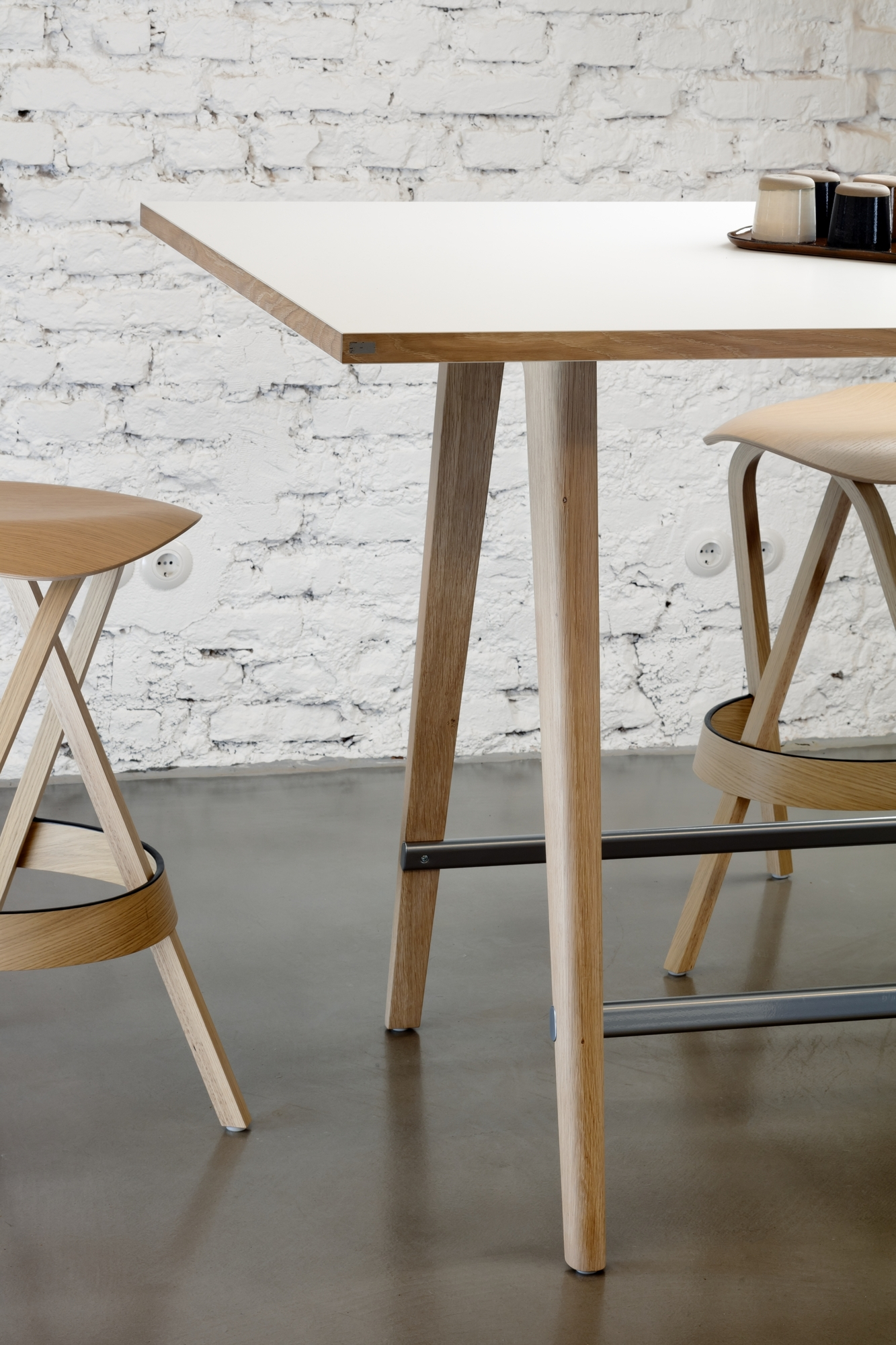 1510 Stehtisch Thonet