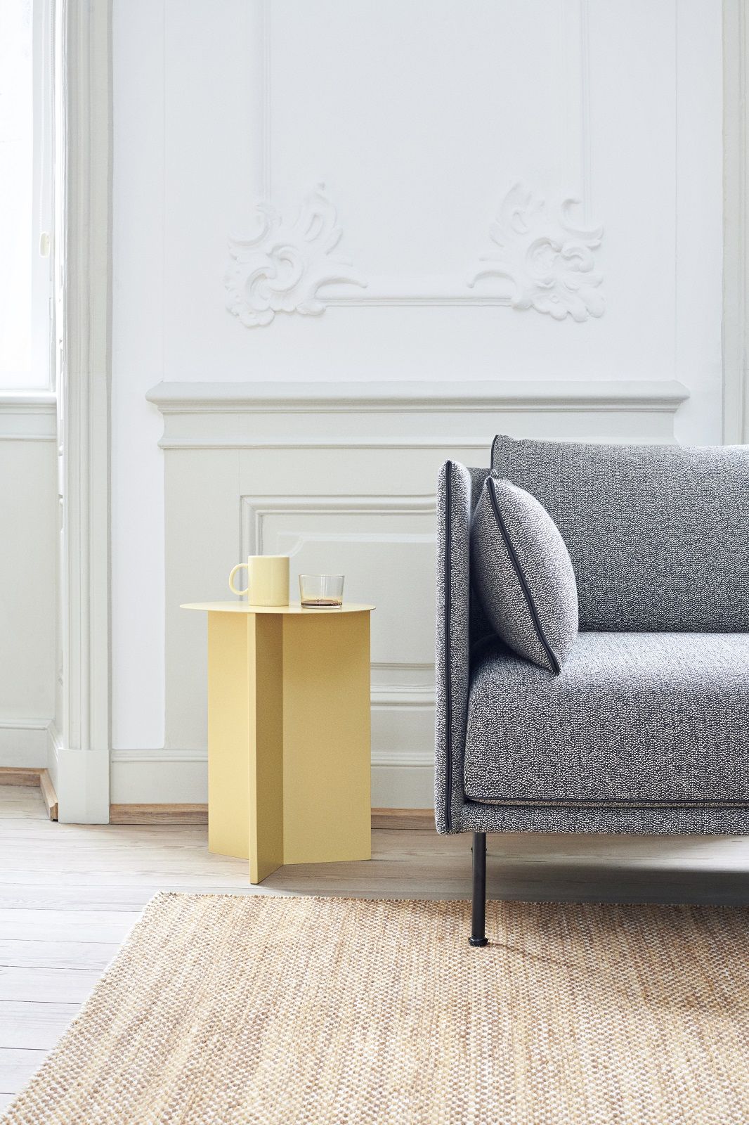 Silhouette Sofa 2-Sitzer Low Hay