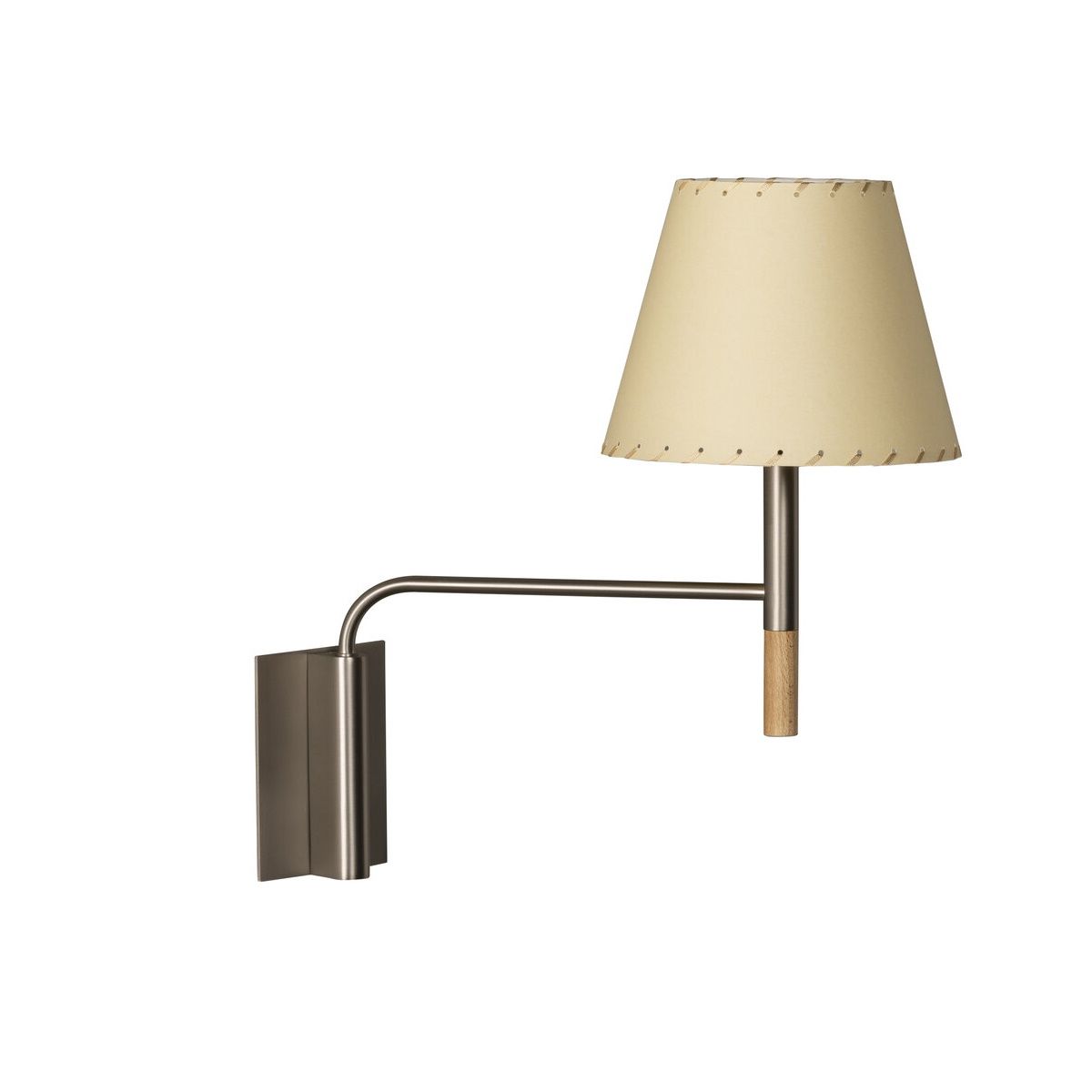 BC3 Wandleuchte von Santa & Cole mit beigem Pergamentschirm und Metallarm. Wandlampe für Innenräume.