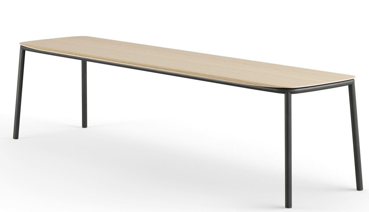 Nate S Bank von Brunner: Moderne Sitzbank aus hellem Holz mit schwarzem Metallgestell.