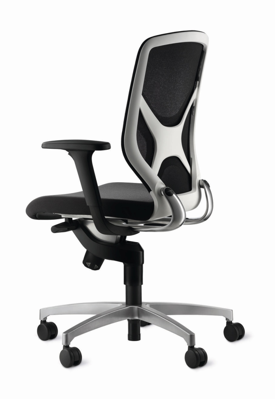 Wilkhahn IN Drehstuhl mit schwarzem Netzrücken, grauer Sitzfläche und silberfarbenem Fußkreuz. Ergonomischer Bürostuhl.