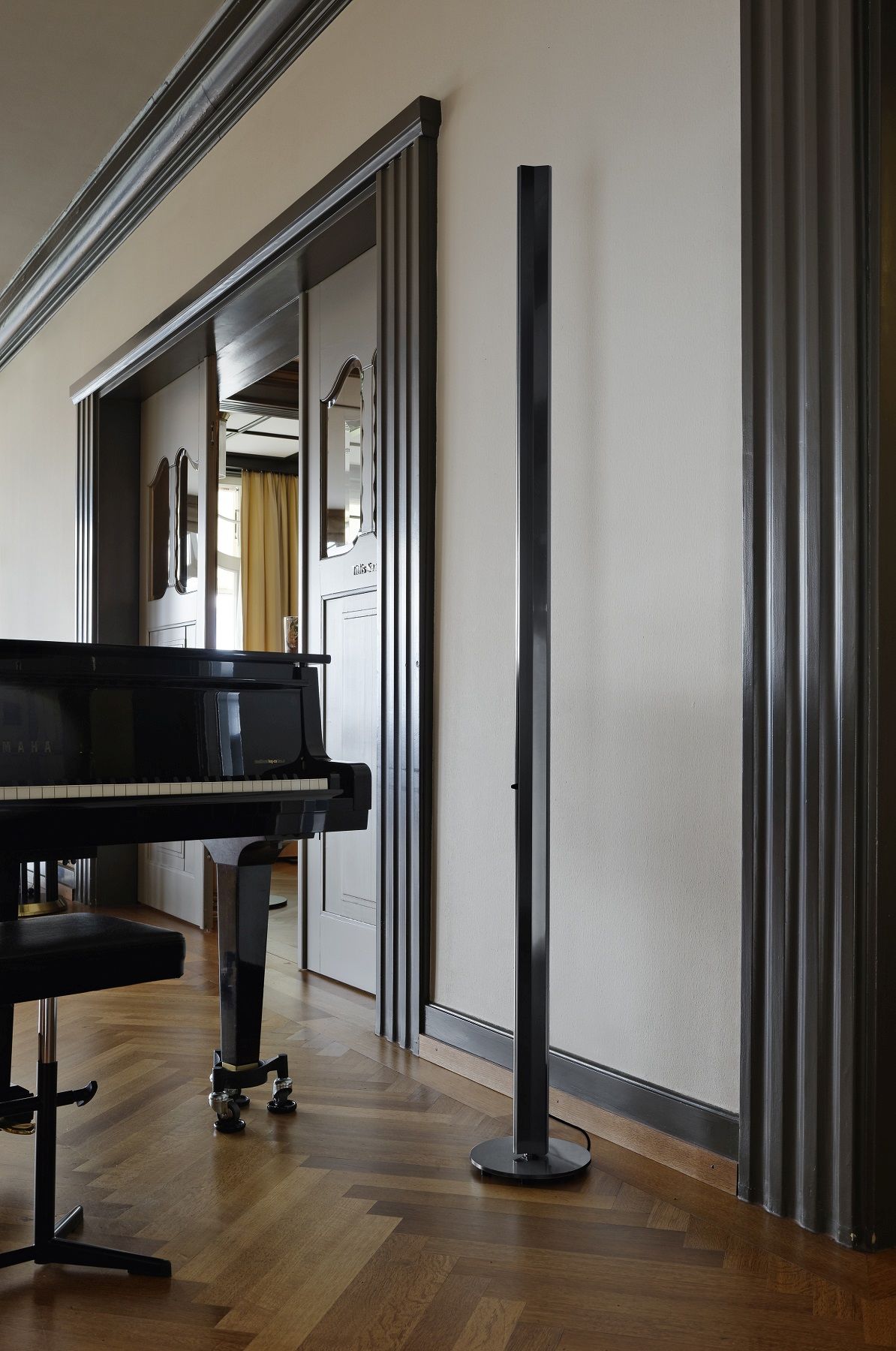 Ypsilon Stehleuchte Belux