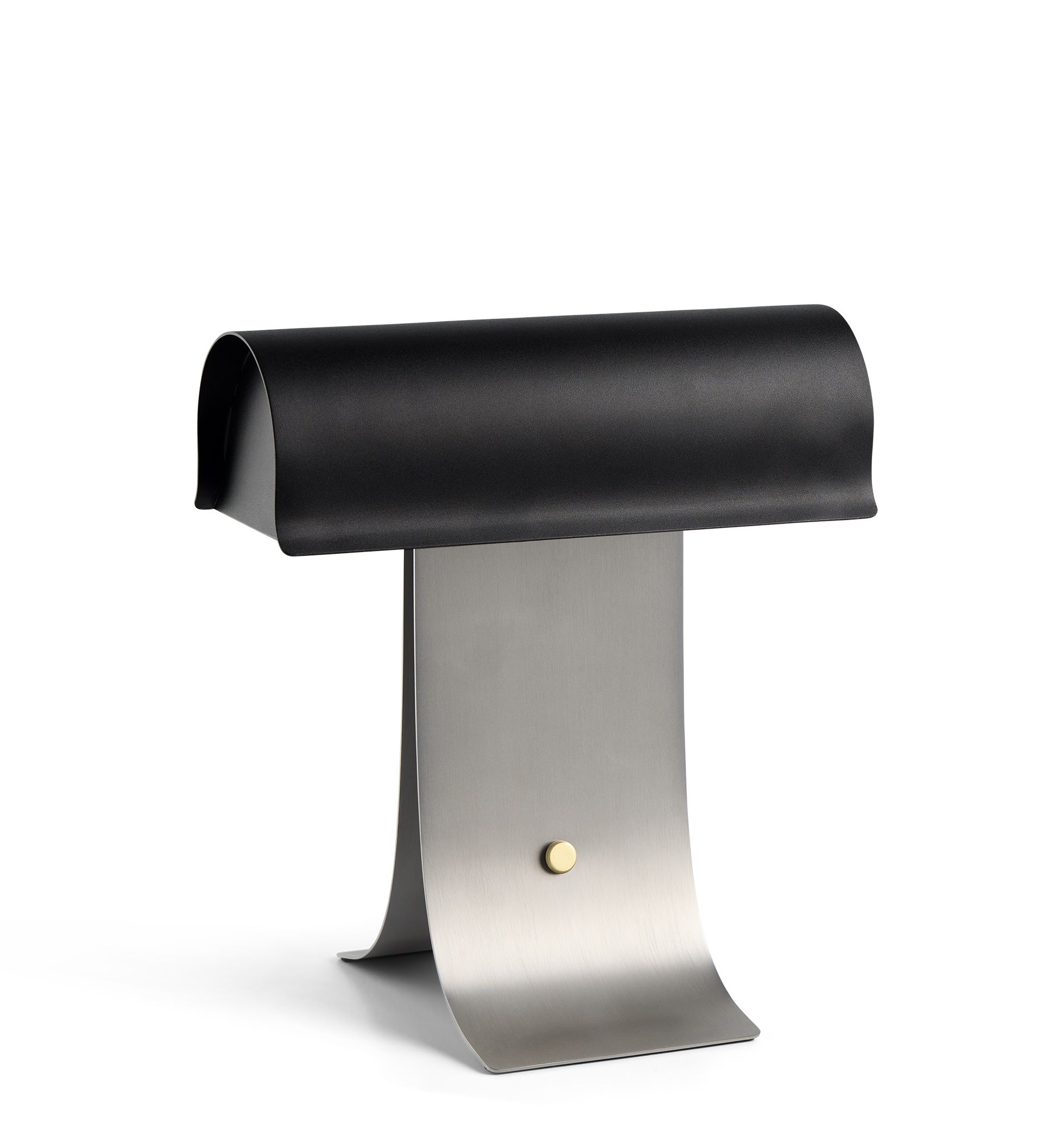 Schwarze Archive Tischleuchte von Northern, 25cm breit, mit gebogenem, silberfarbenem Metallfuß und Messingdetail.