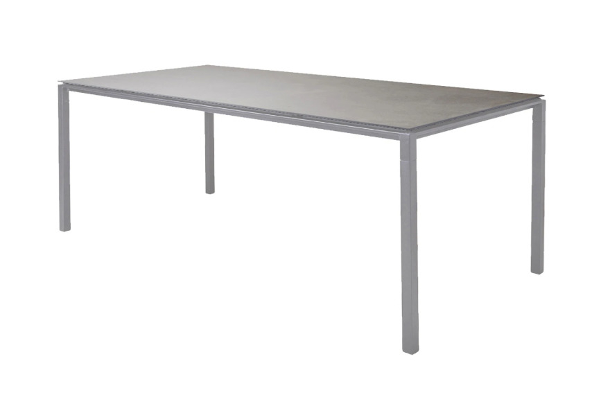 Pure Outdoor Esstisch mit hellgrauem Cane-Line Gestell und betongrauer Tischplatte. Moderner Gartentisch.