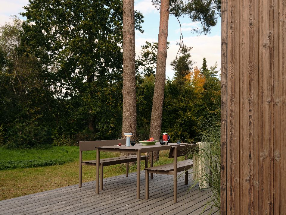 Linear Steel Bench Outdoor Bank mit Rückenlehne 110x34 cm Muuto 