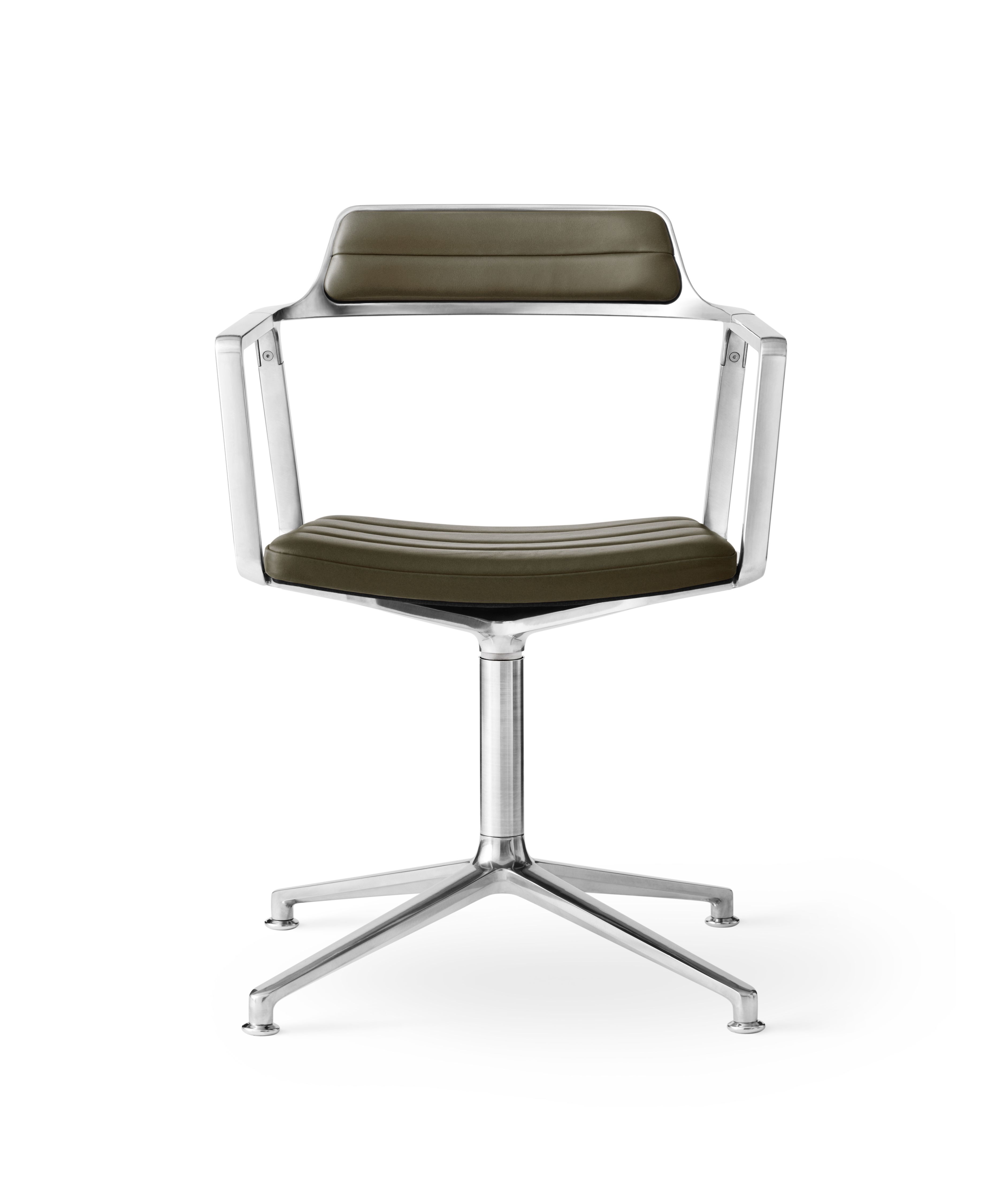VIPP452 Drehstuhl mit grünem Lederbezug und poliertem Aluminiumgestell, moderner Bürostuhl.