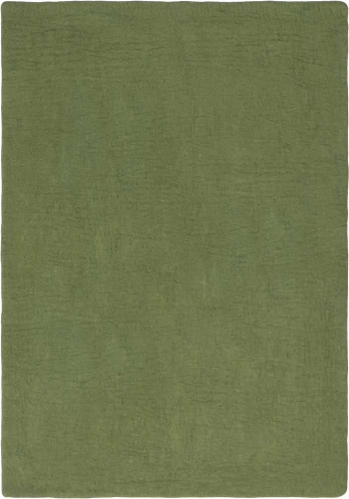 Grüner, rechteckiger Filzteppich (180x260 cm) von myfelt. Moderner Teppich für Wohnzimmer und Schlafzimmer.
