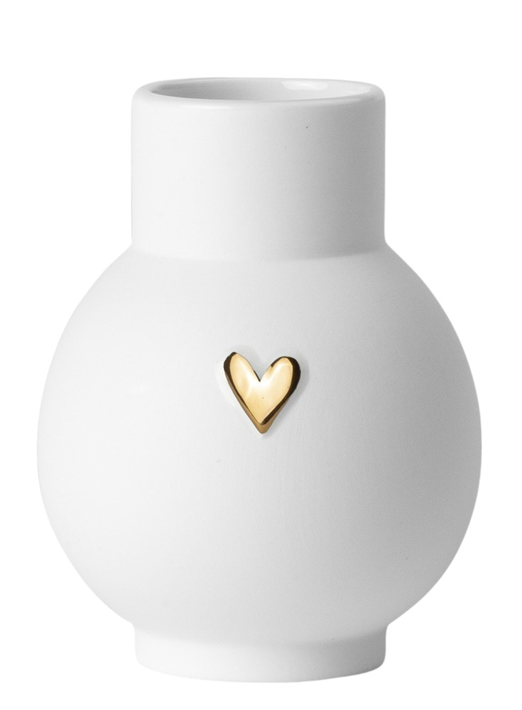 Weiße Kugelvase mit goldenem Herz. Dekorative Blumenvase für Wohnzimmer und Tischdeko.