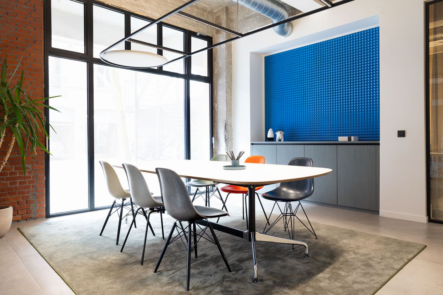 Eames Fiberglass Chair DSR Stuhl Vitra