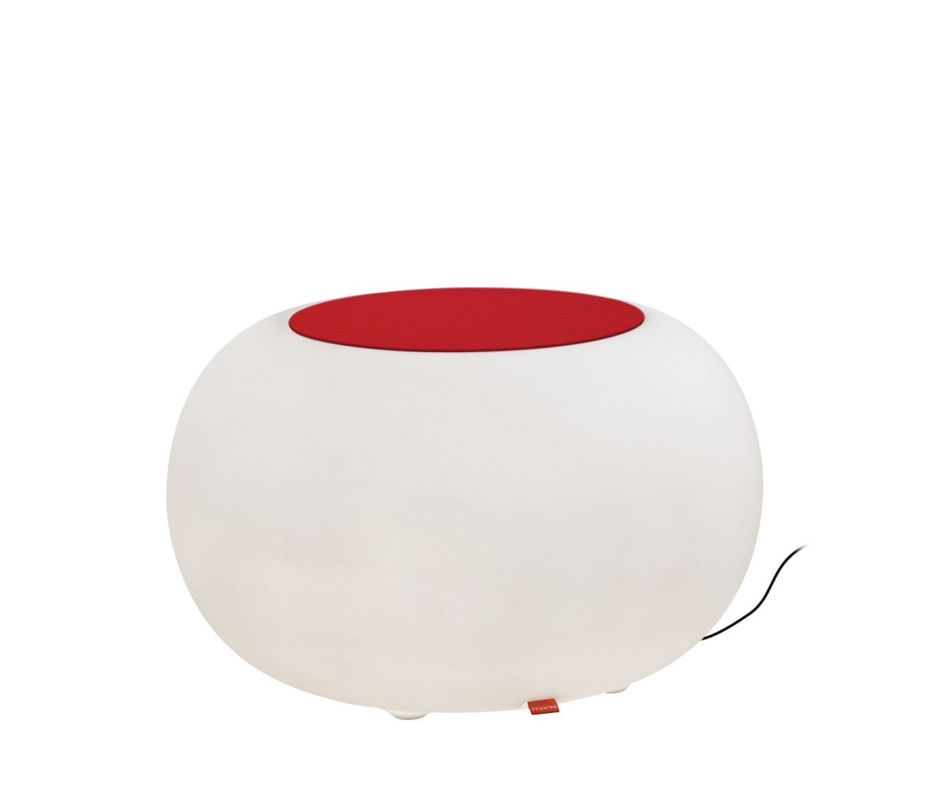 Moree Bubble Outdoor Sitzgelegenheit: Runde, weiße Lampe mit rotem Kissen als Sitzhocker.