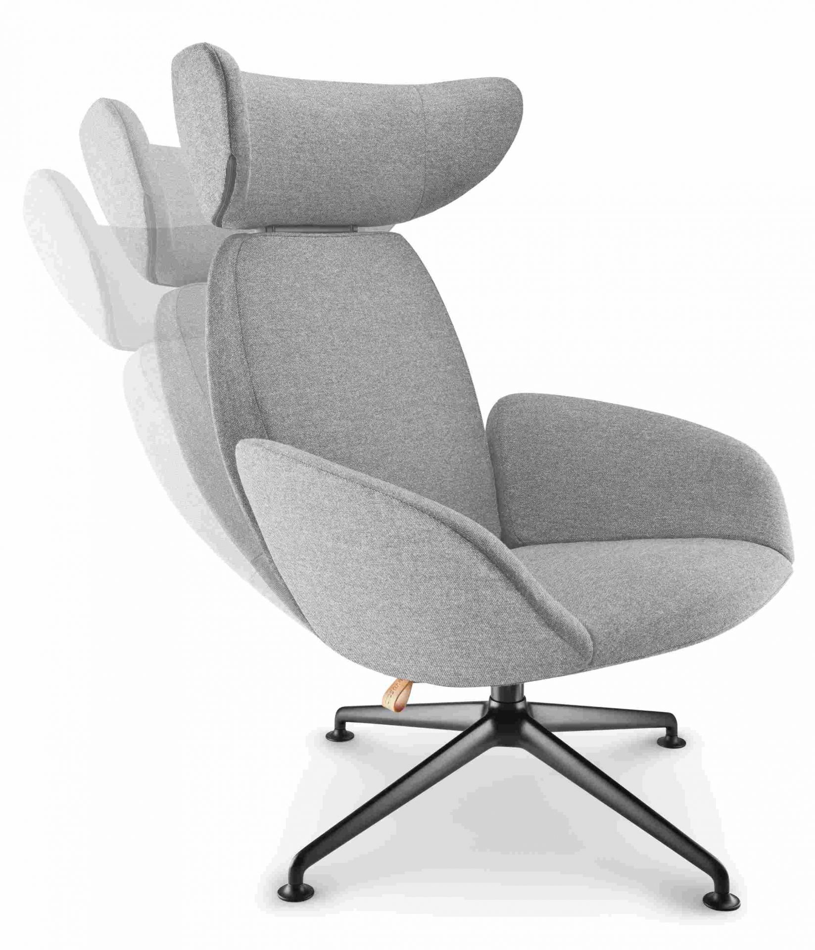 Laze Sessel von Eva Solo, grauer Drehsessel mit verstellbarer Kopfstütze und schwarzem Fußkreuz.