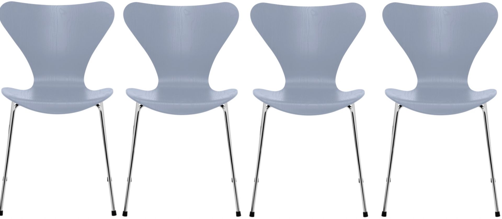 Vier Siebener Stühle in Esche Lavender Blue von Fritz Hansen mit Chromgestell.