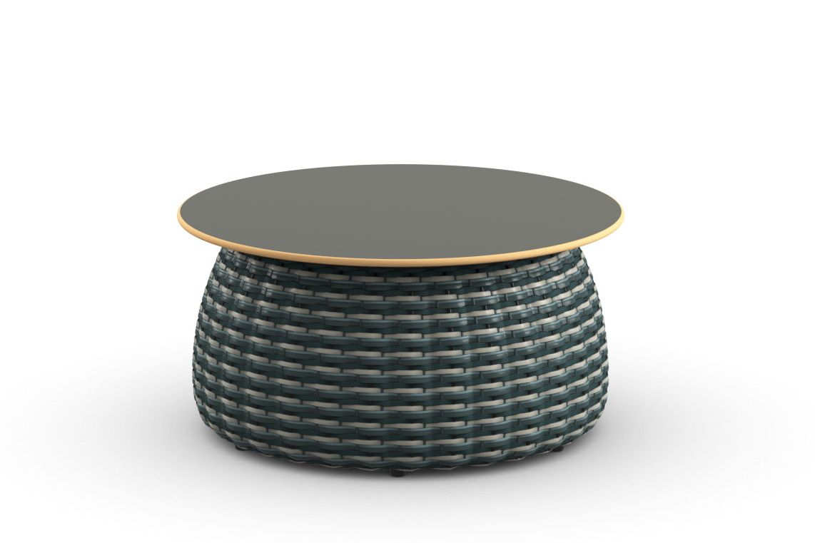 Dedon Porcini Beistelltisch mit runder, grauer Tischplatte und geflochtenem Untergestell für den Außenbereich.