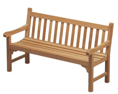 England Bank von Skagerak by Fritz Hansen: Gartenbank aus Teakholz für den Außenbereich.