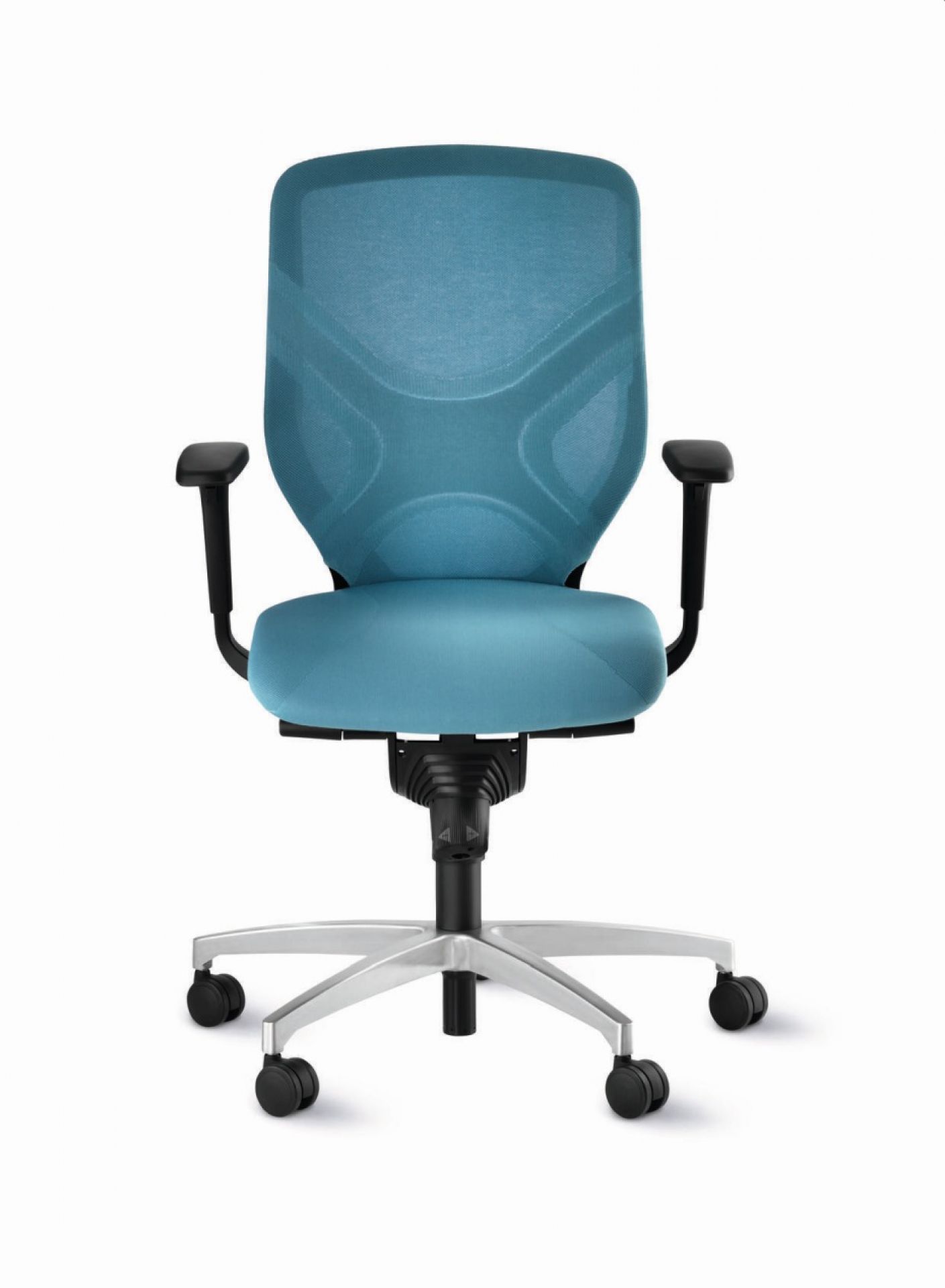 Blauer Wilkhahn IN Drehstuhl mit Netzrücken, ergonomisch und modern für das Büro.