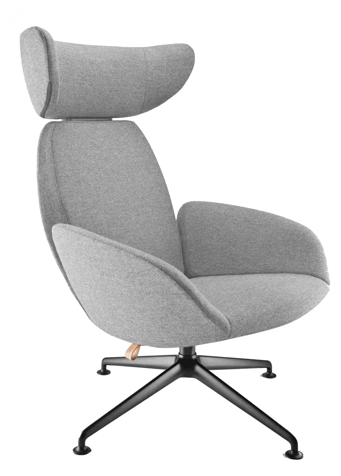 Grauer Laze Sessel von Eva Solo mit hoher Rückenlehne und schwarzem Drehfuß.