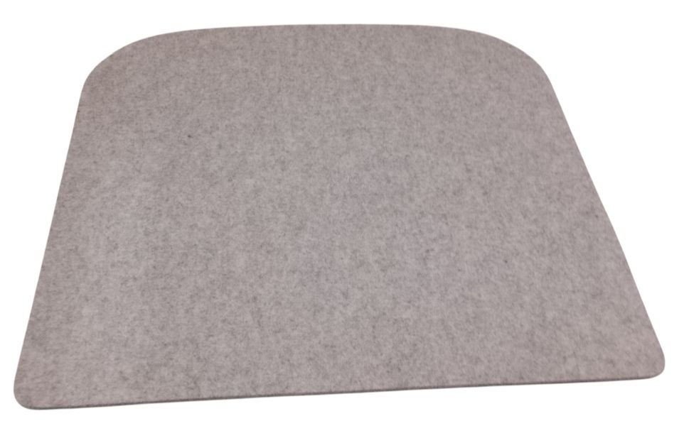Hellgrau melierte Filz Sitzauflage für Thonet S32 Stuhl, passgenaue Filzauflage für bequemes Sitzen.