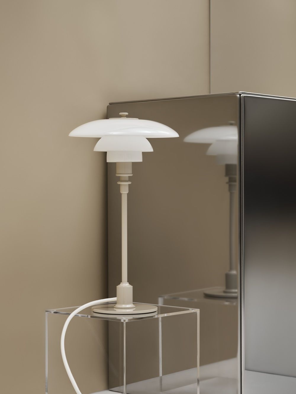 PH 2/1 Table Lamp Tischleuchte Glossy Louis Poulsen