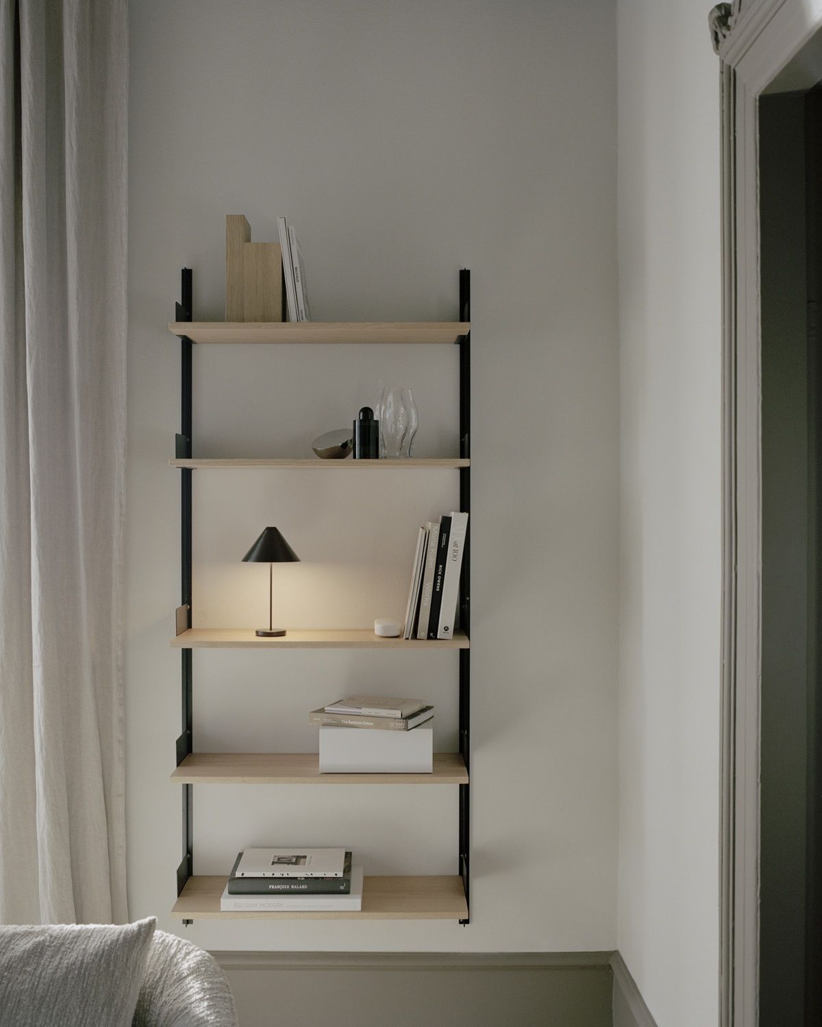 Wandregal 1900 New Works