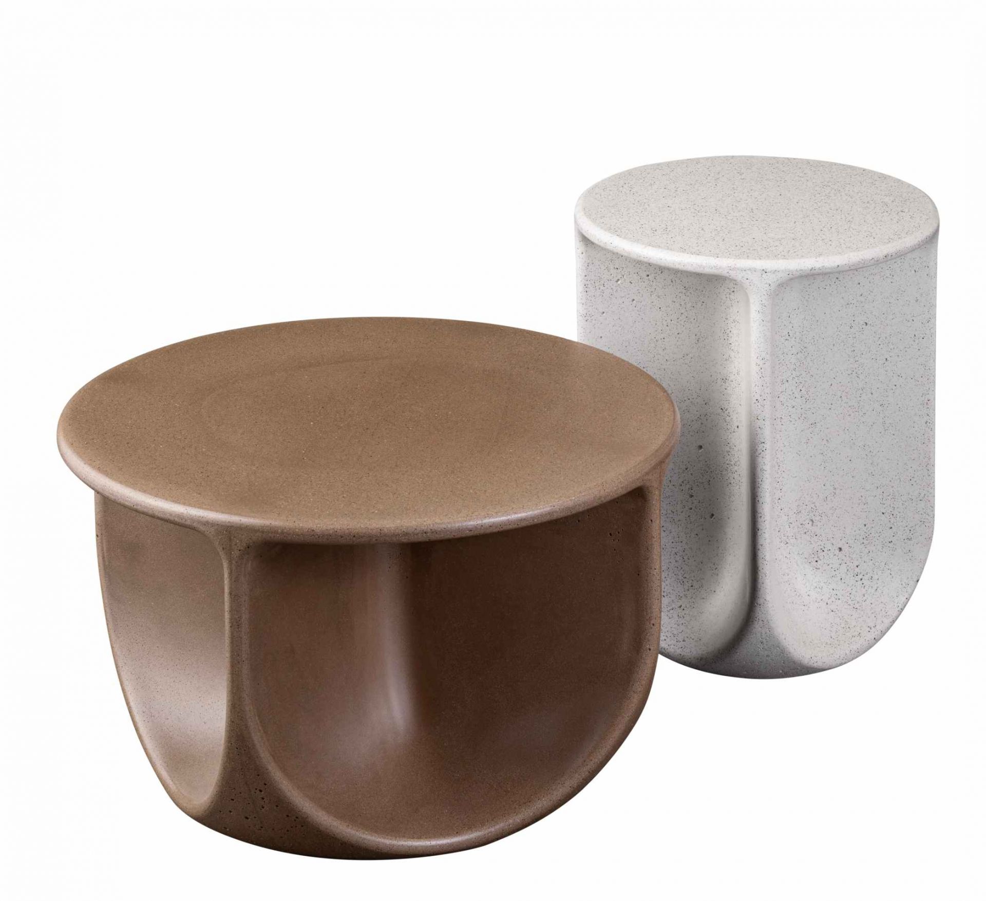 Pinto Beistelltisch von Miniforms in Anis und Braun. Runde Couchtische aus Terrazzo für Wohnzimmer.