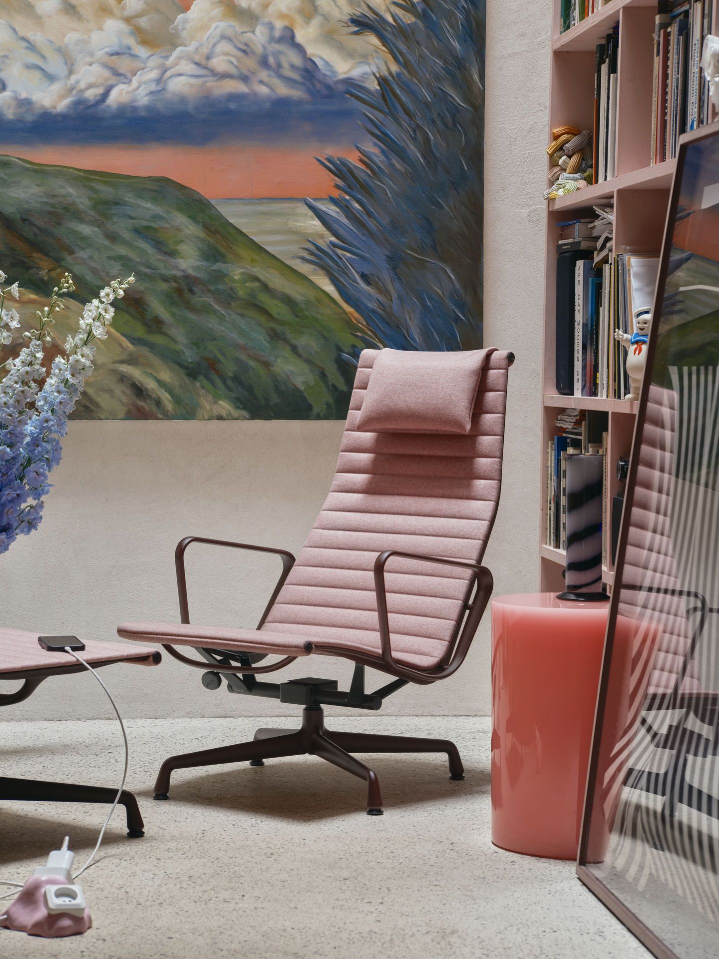 Aluminium Chair EA124 / EA 124 Sessel Vitra