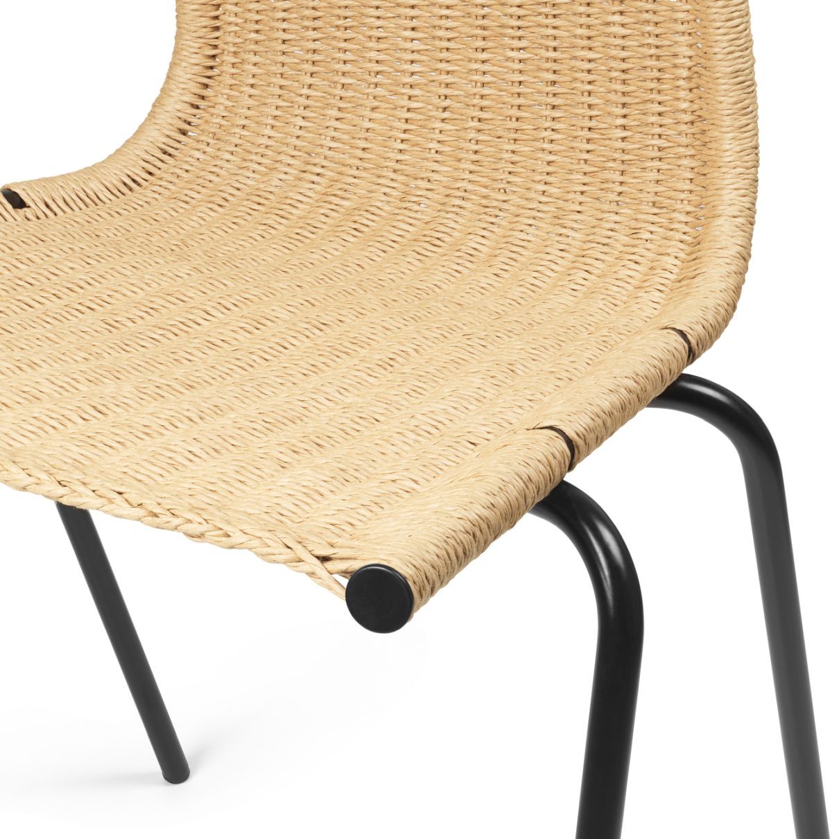 Detailaufnahme: PK1 Stuhl von Carl Hansen & Søn mit Naturkordel-Sitzfläche und schwarzem Stahlgestell.