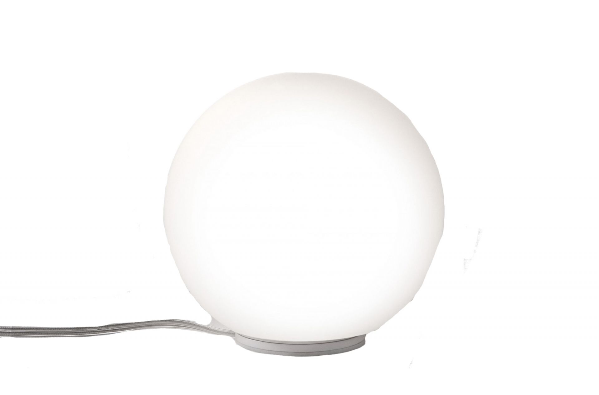 Weiße Dioscuri Tischleuchte von Artemide, kugelförmige Lampe für Nachttisch oder Schreibtisch.