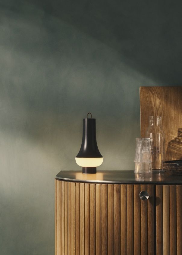 Tomoshi Portable Akkuleuchte / Tischleuchte Louis Poulsen