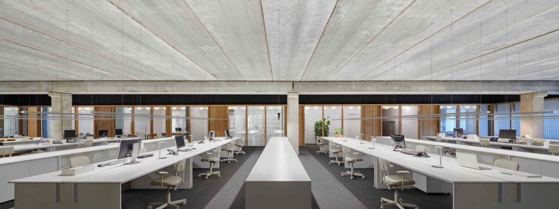 Oblique Qi Tischleuchte Flos