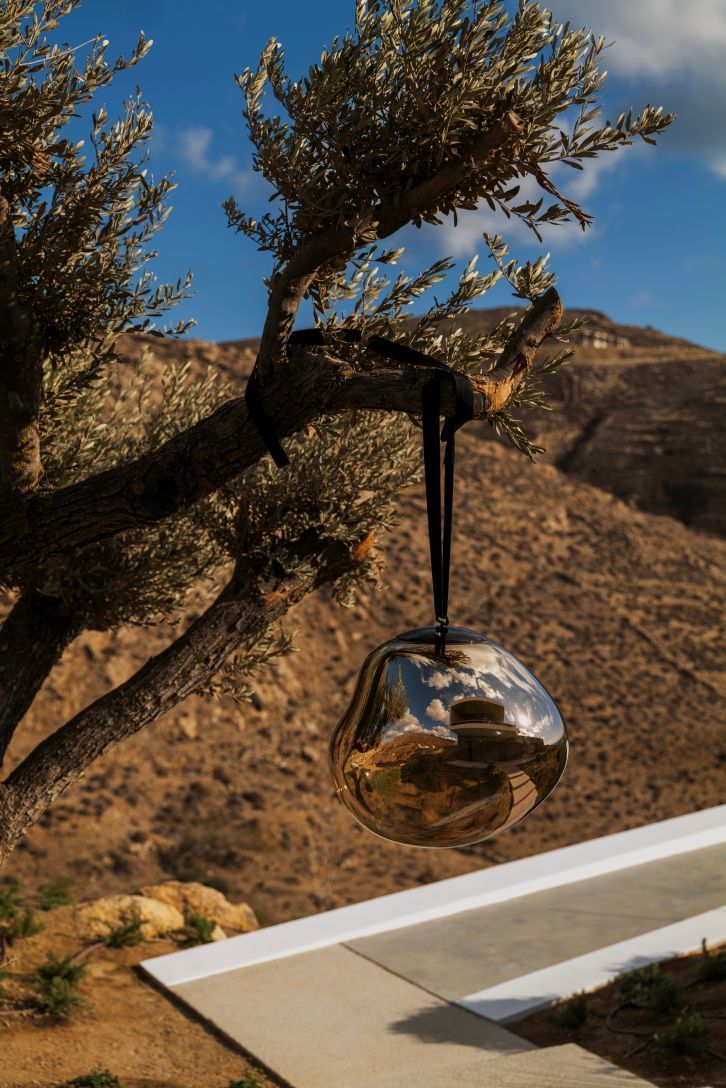 Melt Large LED tragbare Boden-/Hängeleuchte Opal Tom Dixon