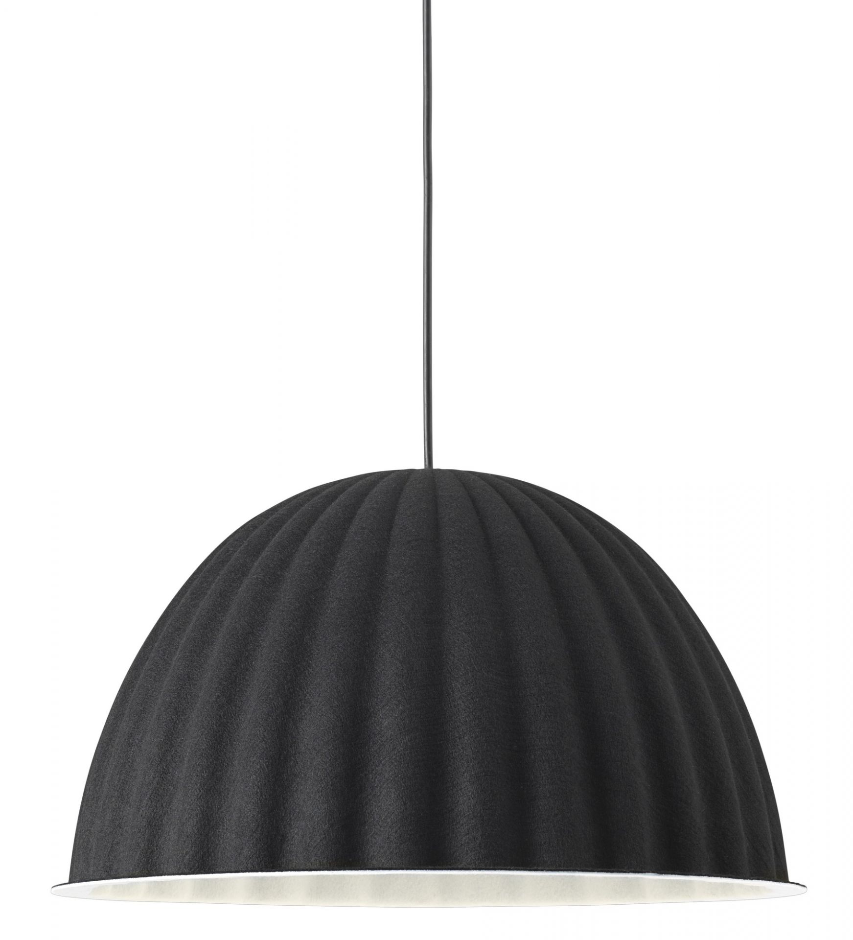 Schwarze Under The Bell Pendelleuchte von Muuto, moderne Hängelampe für Wohnzimmer und Esszimmer.
