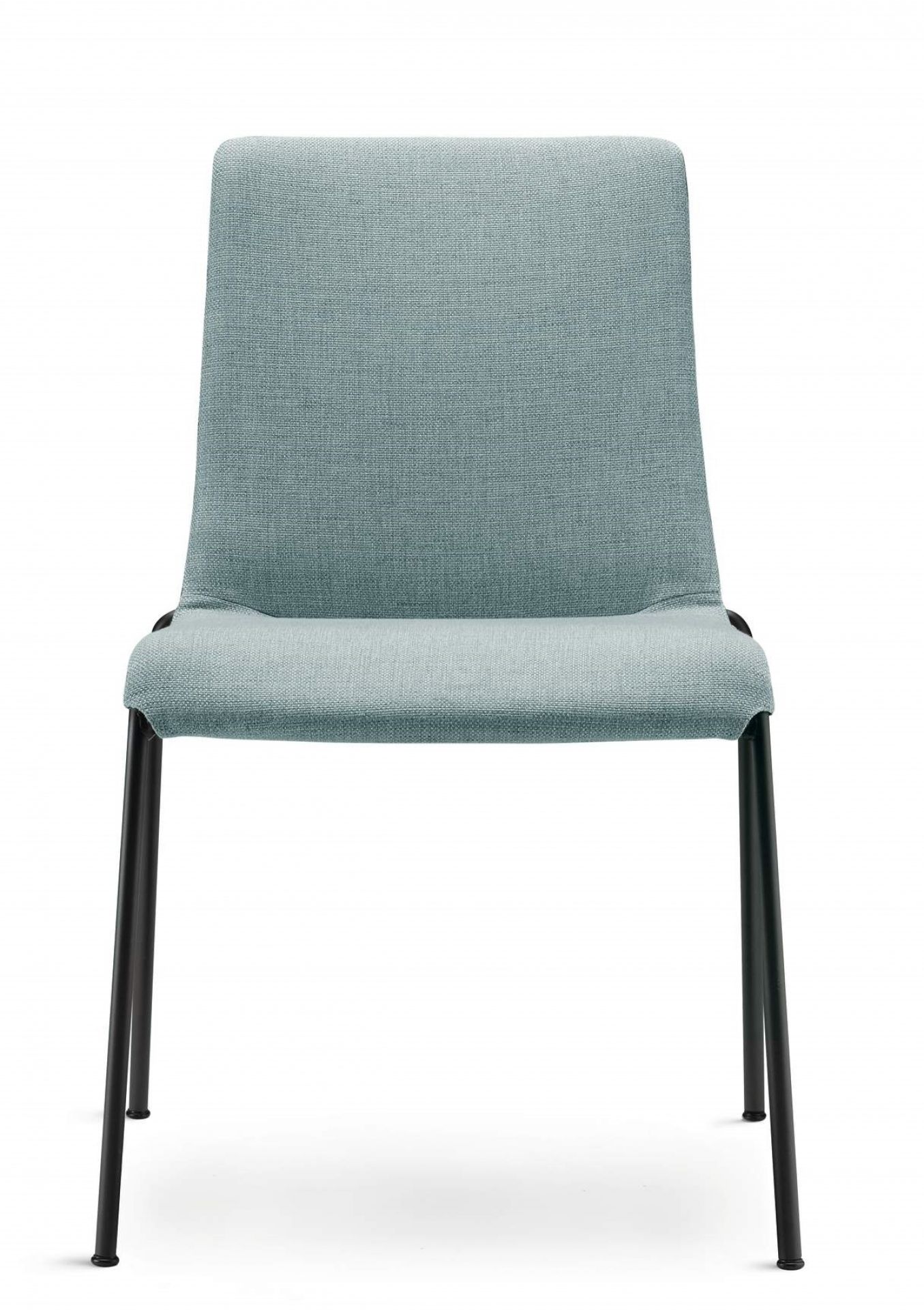 Liz Stuhl mit hellblauem Stoffbezug und schwarzem Metallgestell, moderner Esszimmerstuhl für Wohnraum.