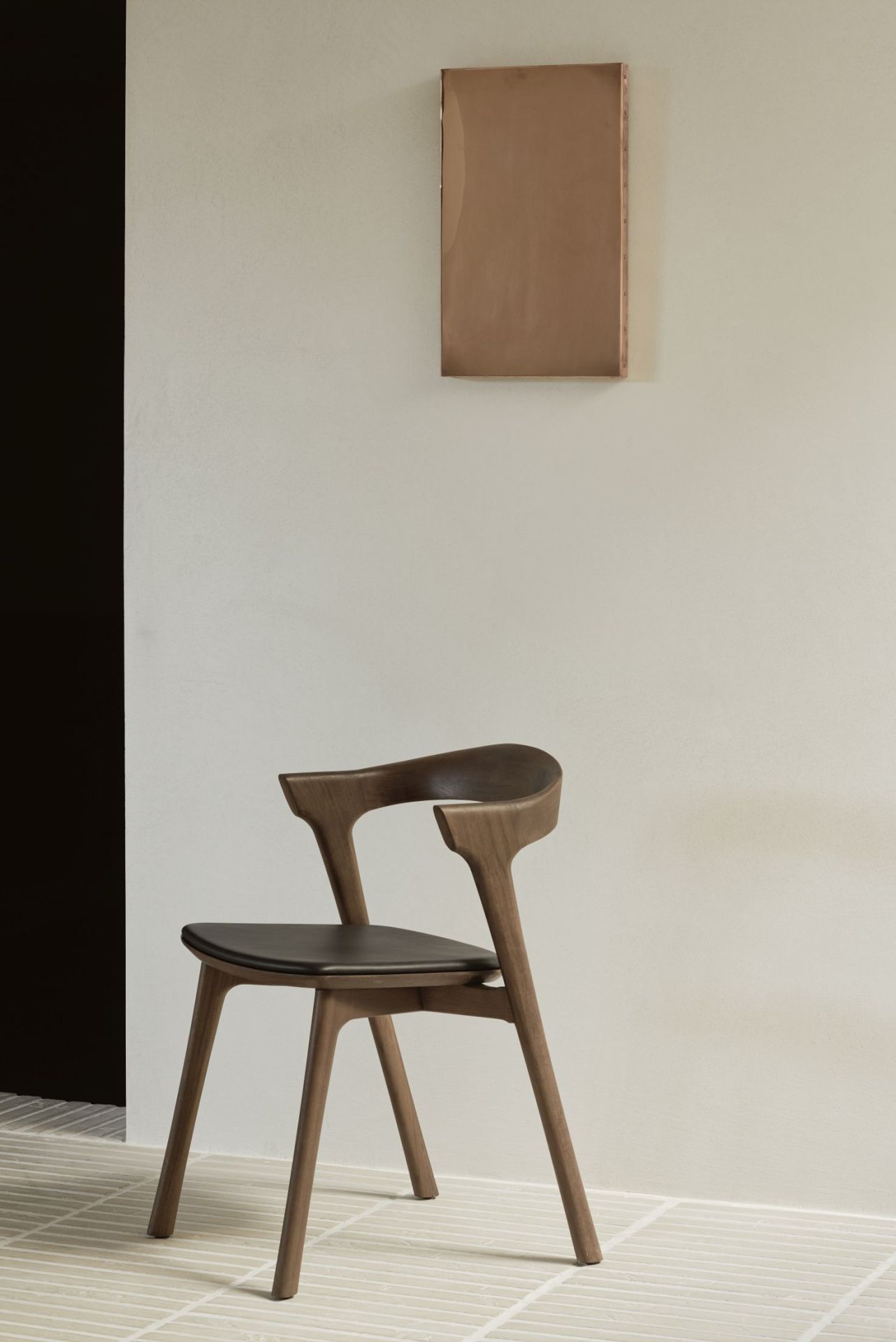 Bok Stuhl lackiertes Teak - schwarzes Leder Ethnicraft