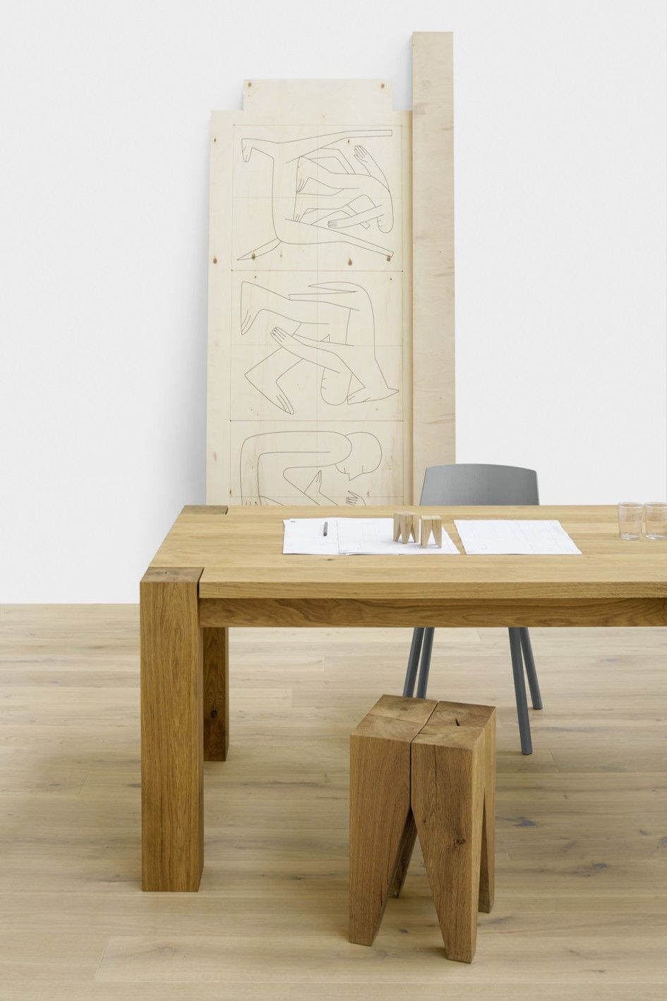 TA04 Bigfoot Esstisch von e15 aus massivem Eichenholz, robust und modern.