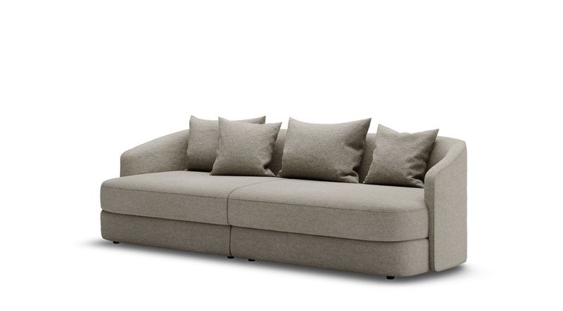 Covent Sofa von New Works: Modernes, beiges Wohnzimmer Sofa mit Kissen für entspanntes Sitzen.