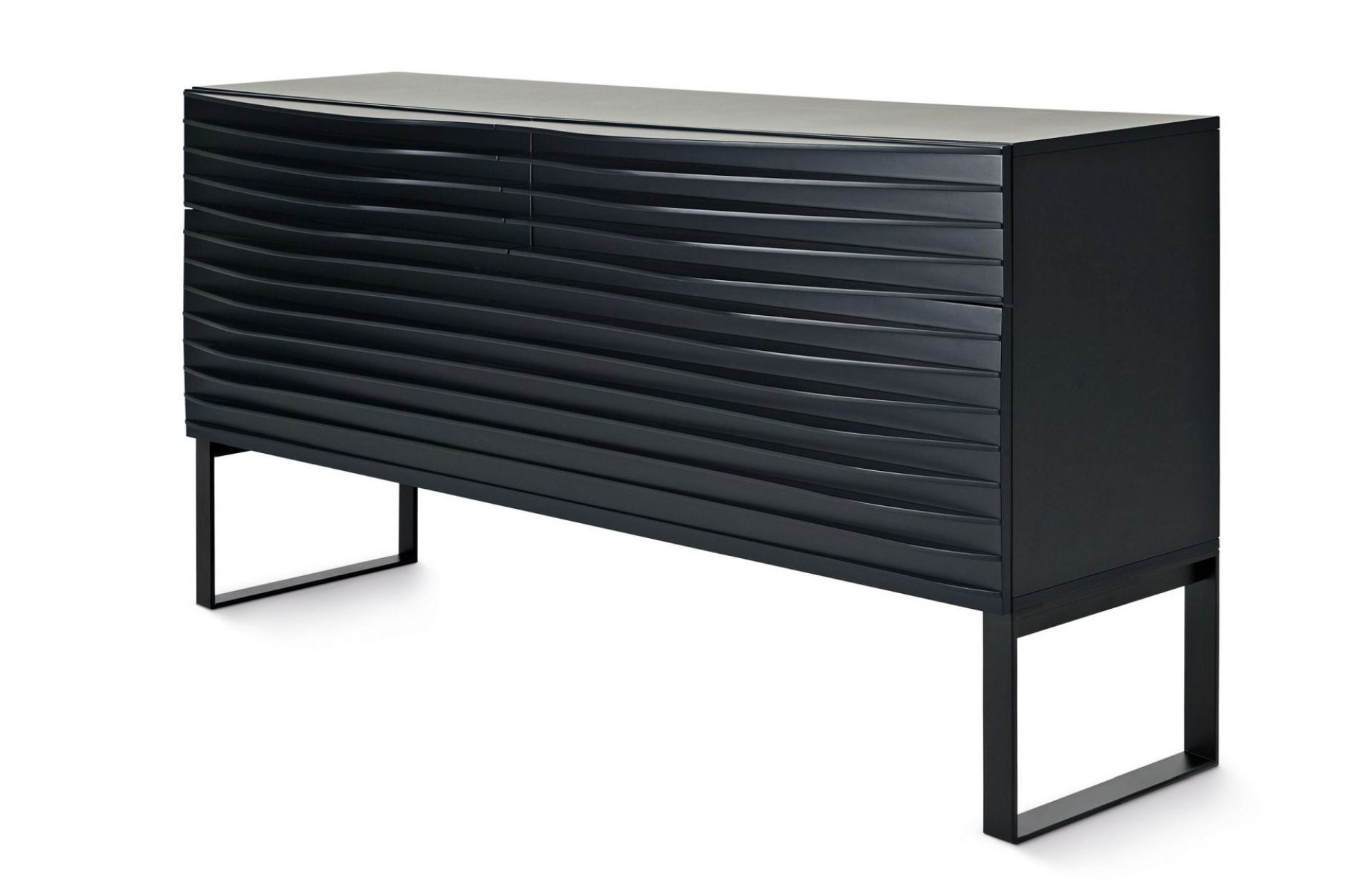 Tide Anrichte in Schwarz mit minimalistischem Design und schwarzem Gestell von Casamania Horm.