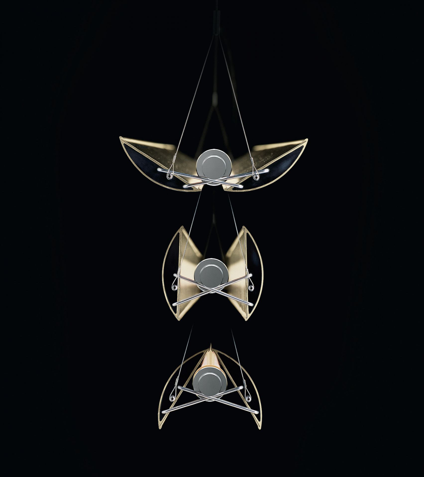 Nahaufnahme der Belux Updown 30 Pendelleuchte in Schwarz, dimmbar, mit warmweißem Licht.