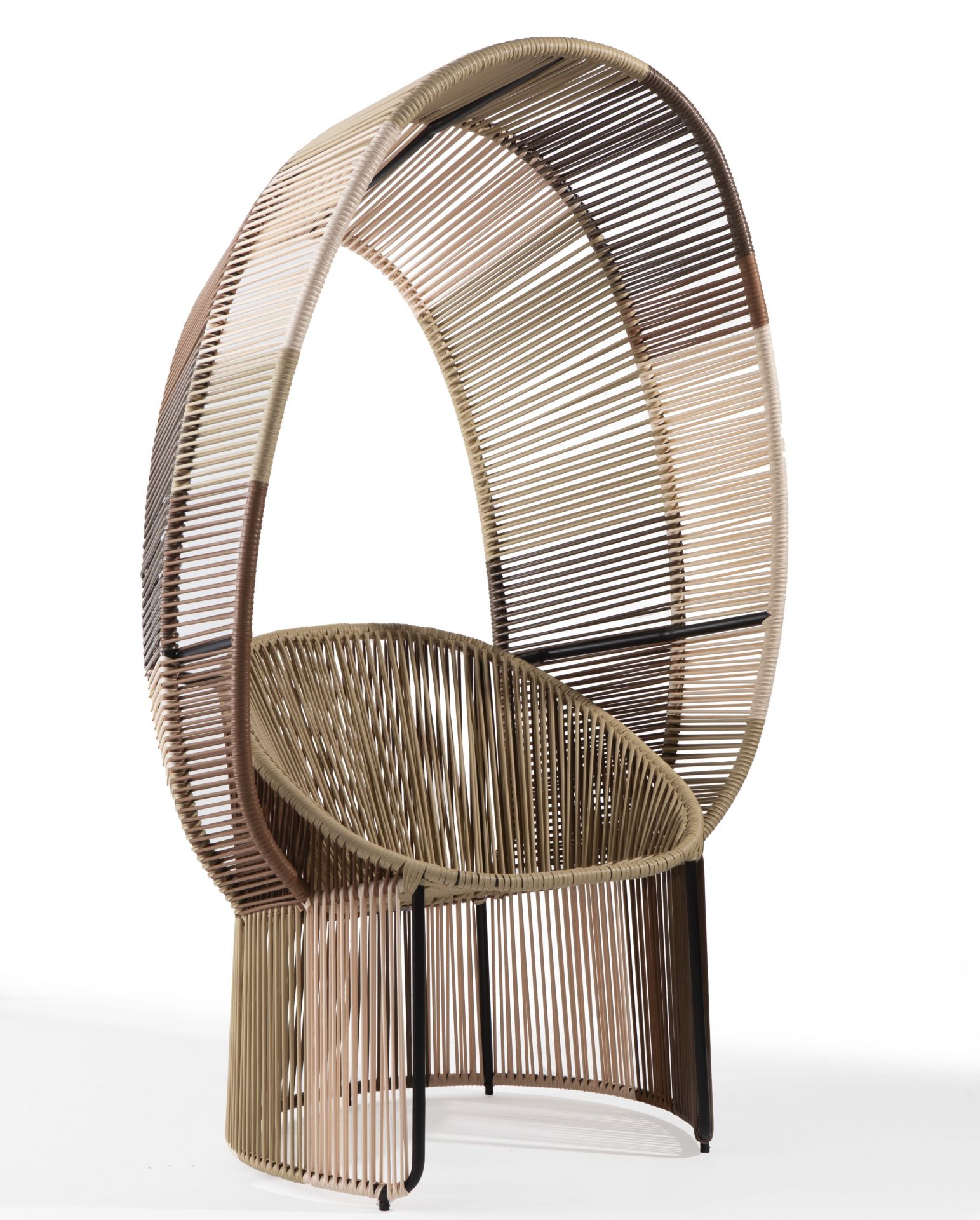 Cartagena Reina Sessel: Moderner Outdoor-Sessel aus Rattan in Braun- und Beigetönen. Design Gartenmöbel.