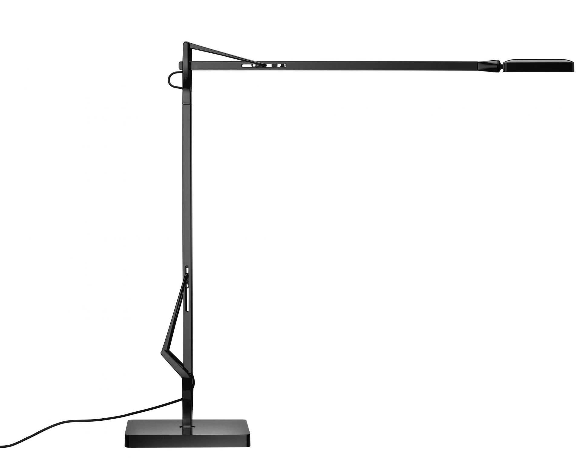 Schwarze Kelvin Edge Tischleuchte von Flos: Moderne LED-Schreibtischlampe mit verstellbarem Arm und quadratischem Fuß.