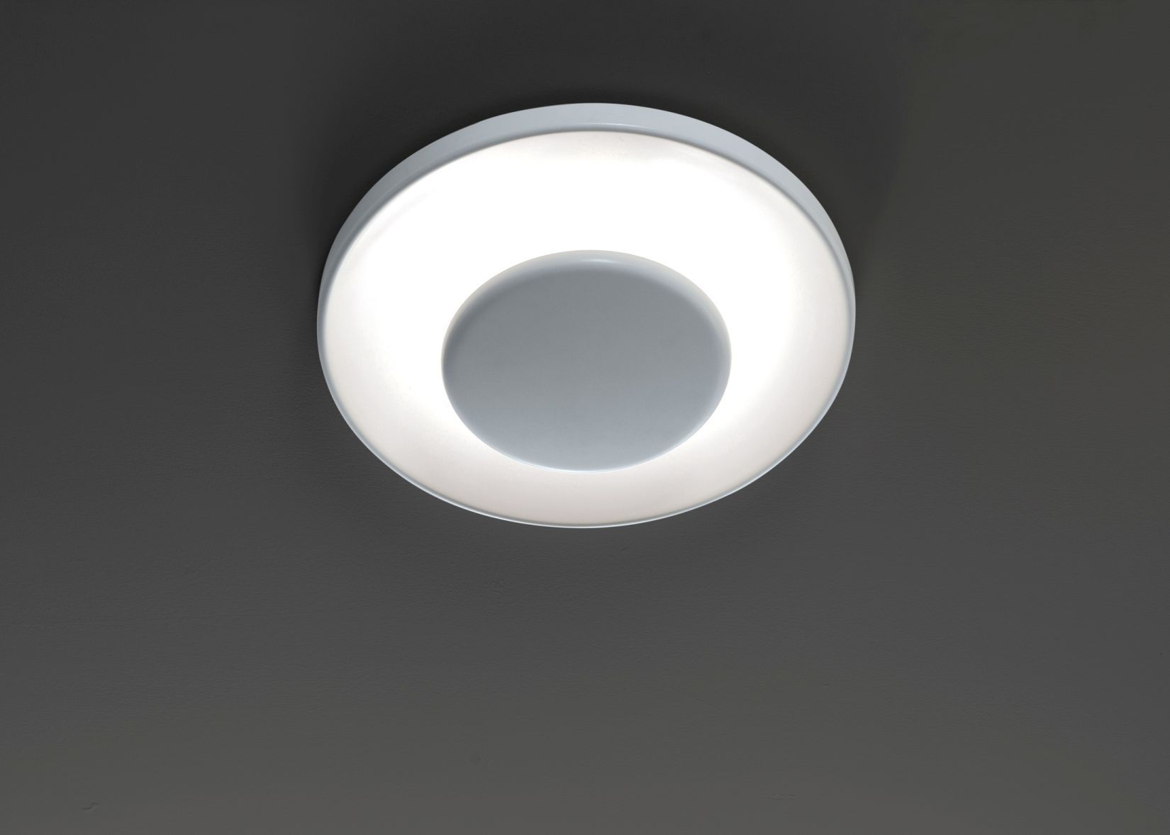 Weiße Lunanera Wandleuchte von Martinelli Luce, runde Deckenleuchte mit indirektem Licht.