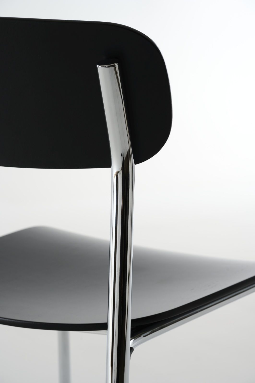 S 243 / S243 Stahlrohr Stuhl Thonet