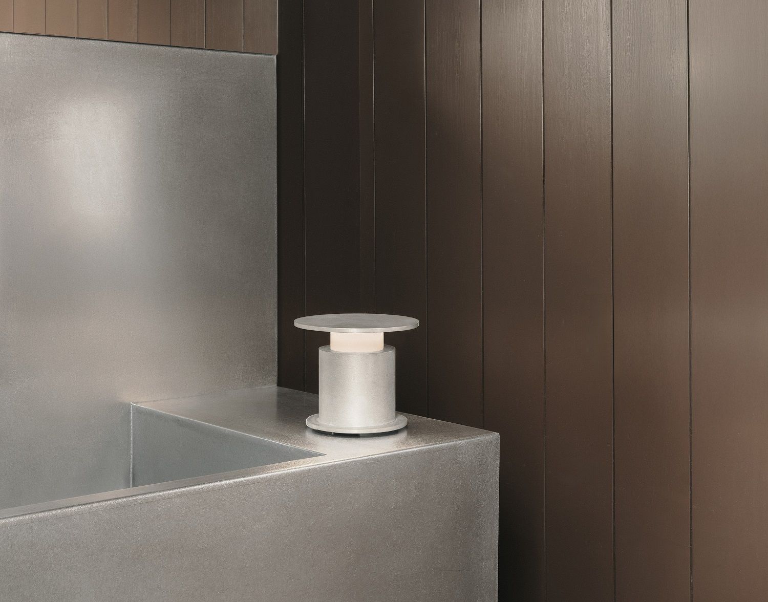 w241 Faro Tischleuchte / Akkuleuchte wästberg