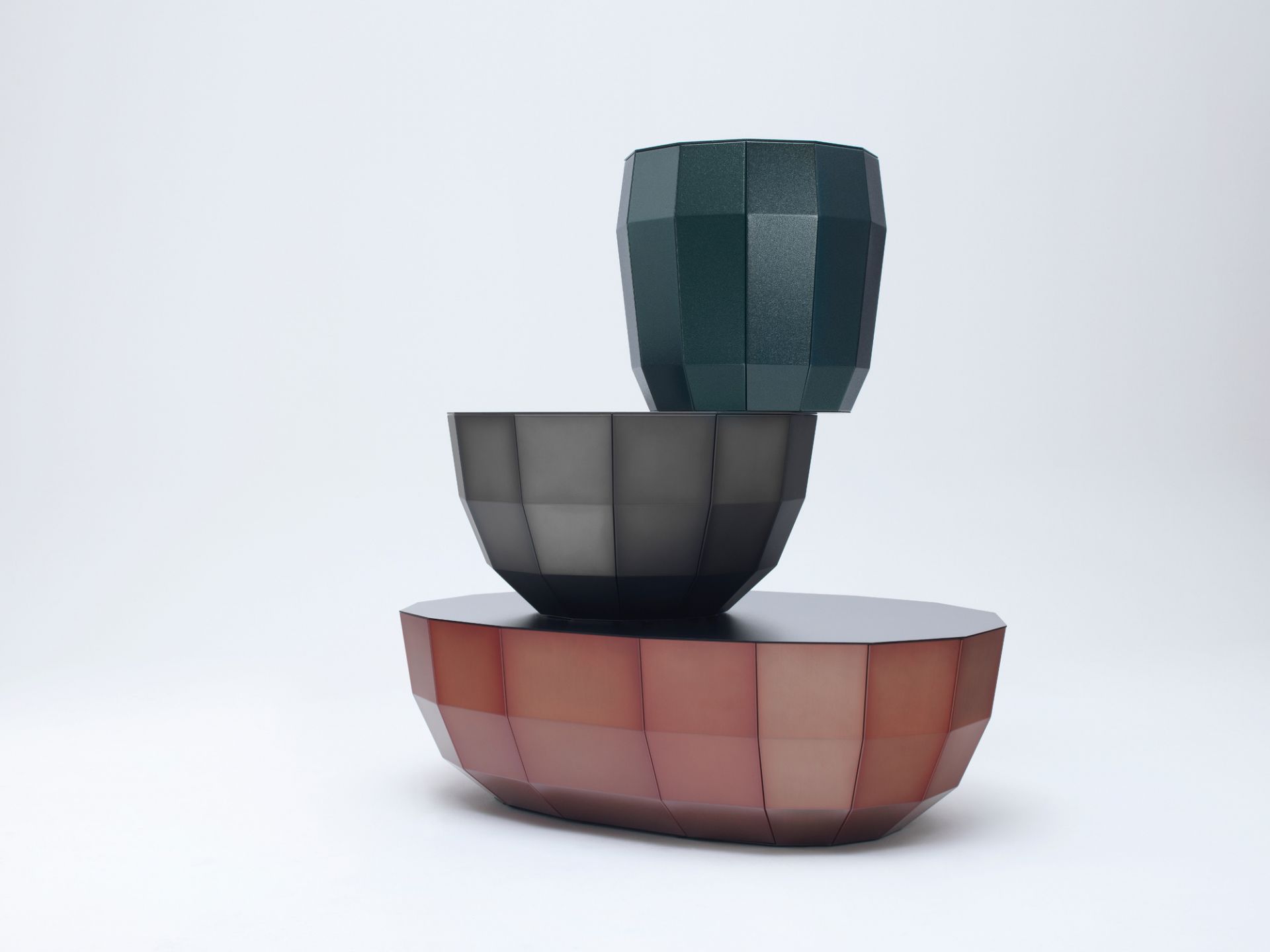 MO 08 Couchtisch von Müller Möbelfabrikation in rauch matt, modernes Designmöbel für Wohnzimmer.