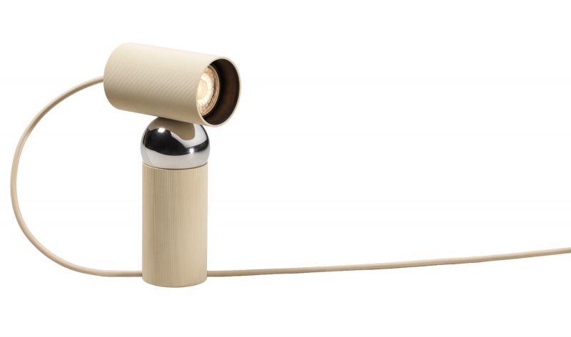 Bilboquet Tischleuchte Flos Linen: Moderne Nachttischlampe in Beige mit verstellbarem Leuchtenkopf.