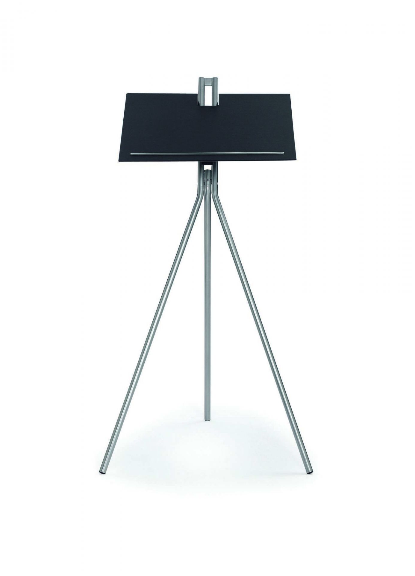 Notos Stehpult mit schwarzer Arbeitsfläche und silberfarbenem Stativ, ideal für Büro und Homeoffice.