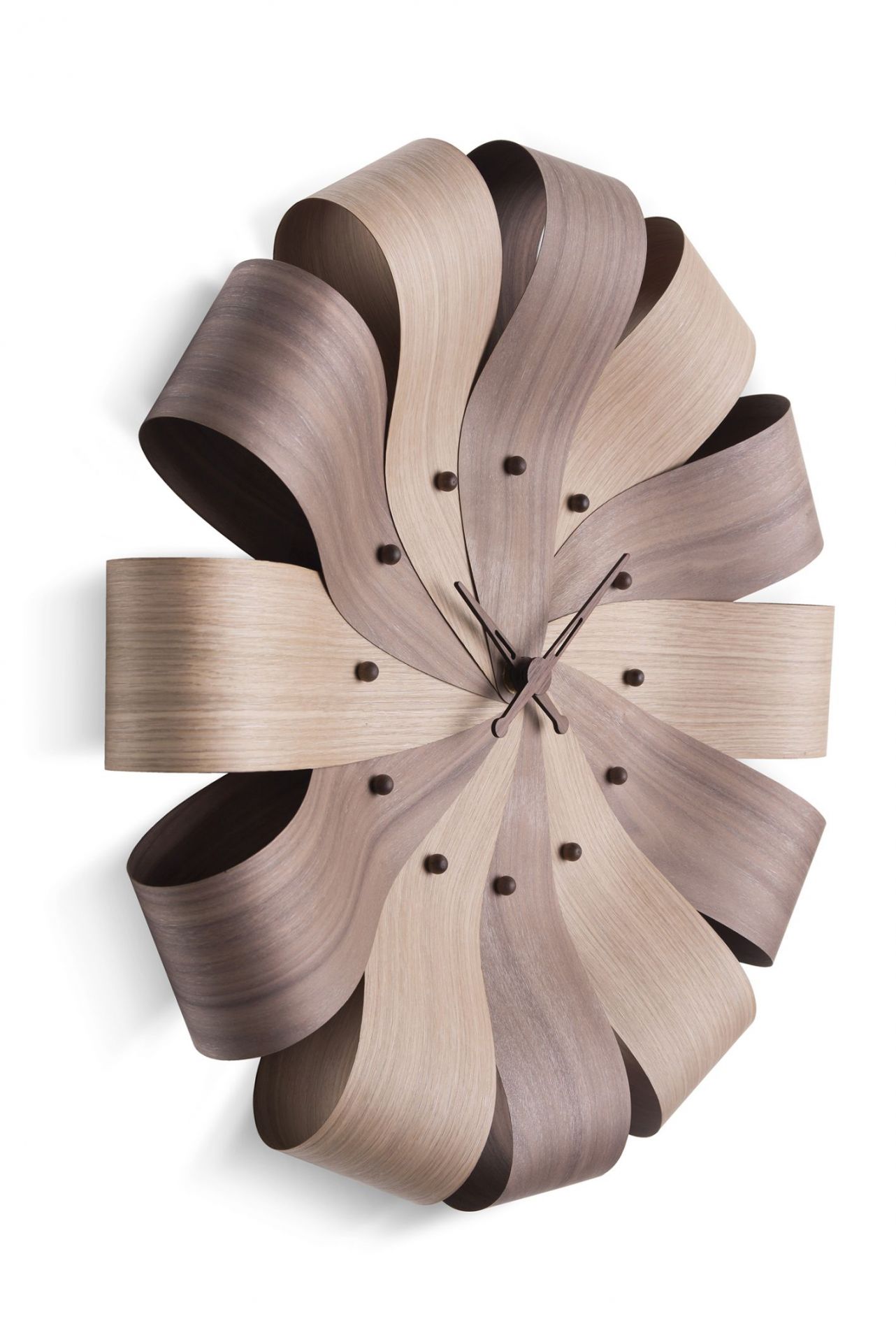 Ciclo Wanduhr: Moderne Designeruhr aus Holz, Ø55cm, von Nomon. Dekorative Wanduhr für stilvolles Wohnen.