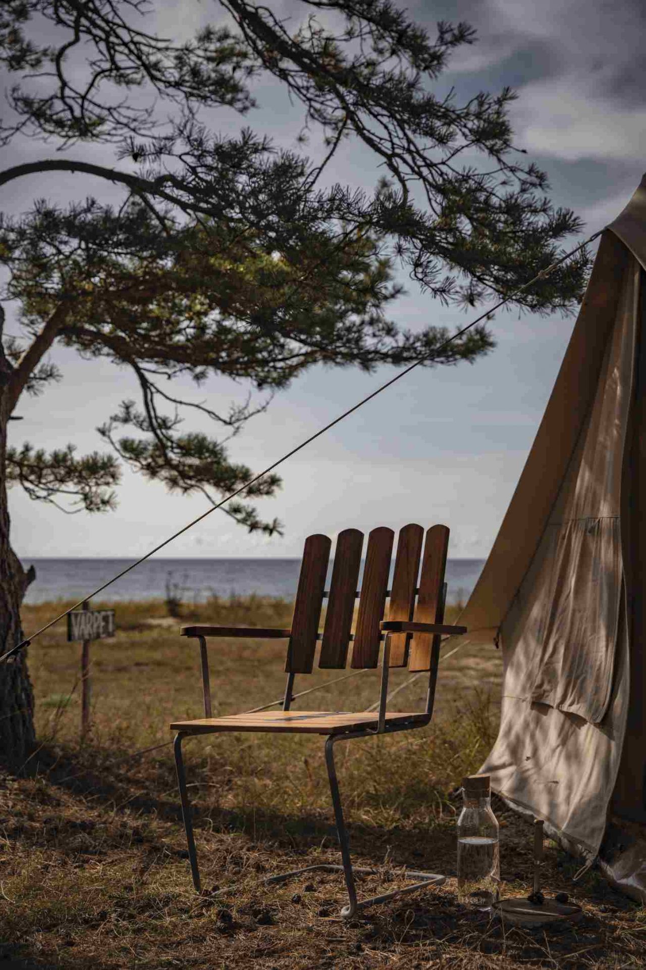 Armlehnstuhl A2 Grythyttan Stalmöbler Eichenholz weiß lackiert